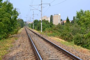 Přerovská spojka (na Vyškov) kolem Černovického nábřeží. Násep odděluje řeku Svitavu od města. Navrženo ke zrušení. Foto autor