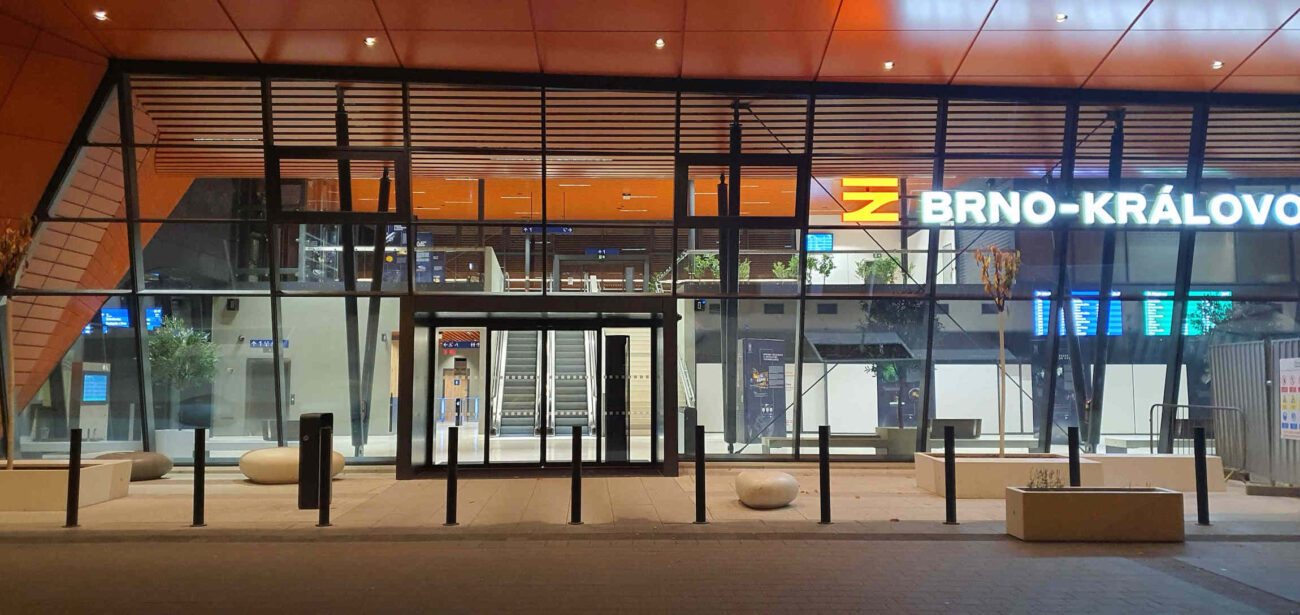 Nádraží Brno Královo Pole při cestě do vesmíru